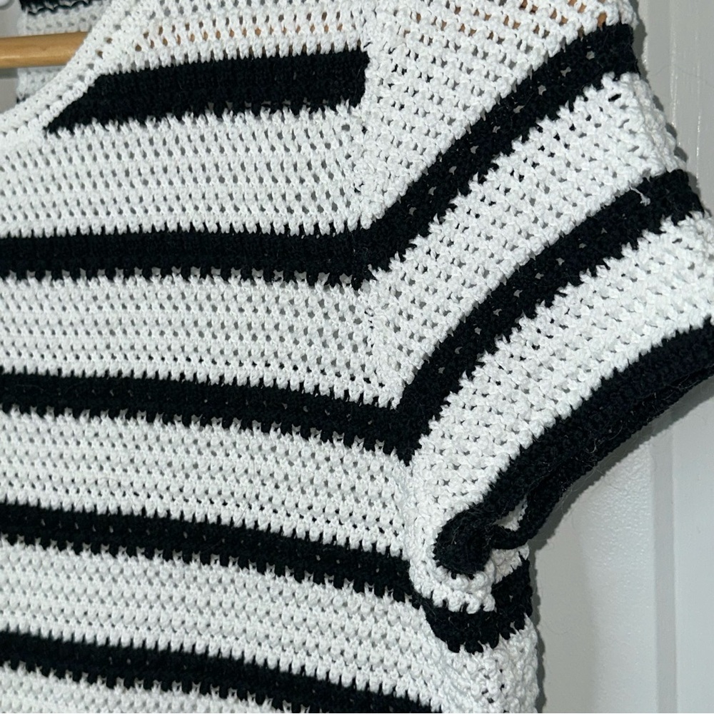 Talbots Petite Black & White Knit Short Sleeve Top - Picture 4 of 10